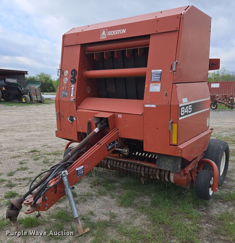 Hesston 845 round baler - EL2008