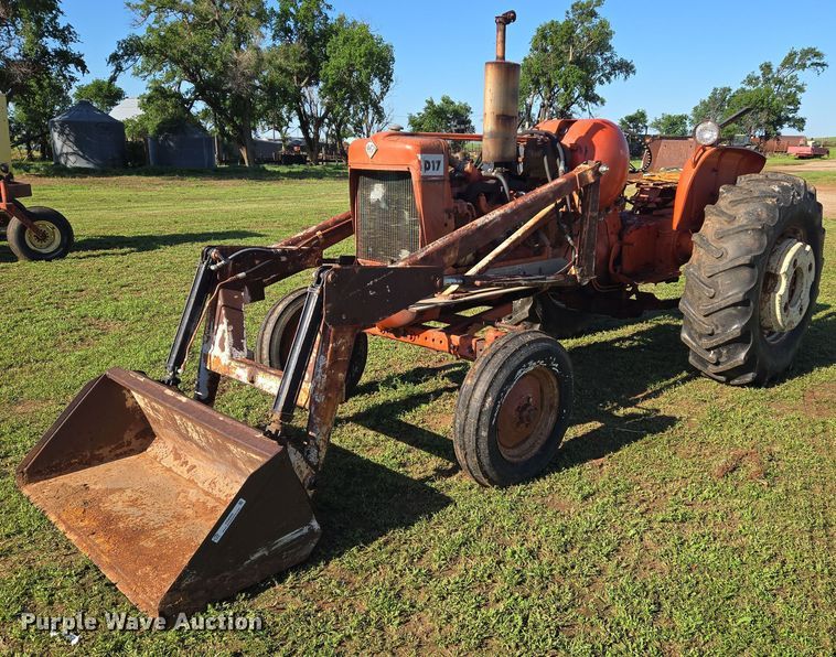 Allis Chalmers D17 tractor - EN8969