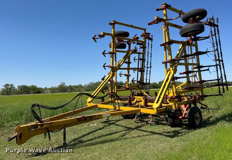 Kent 6330-83 field cultivator - EQ1437