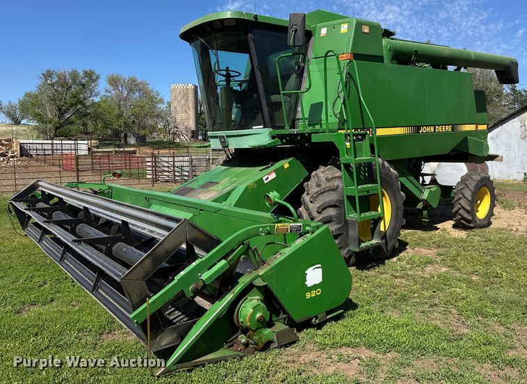 1991 John Deere 9500 combine - EQ1438
