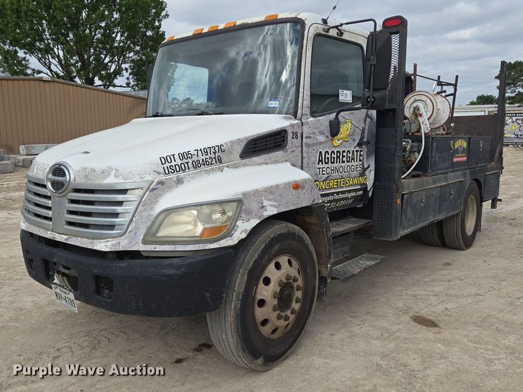 2006 Hino 268 flatbed truck - DT4806