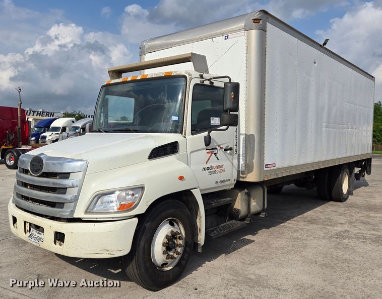 2012 Hino 268 box truck - DT4832