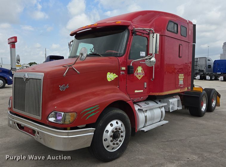 2006 International 9200i SBA semi truck - DT4855