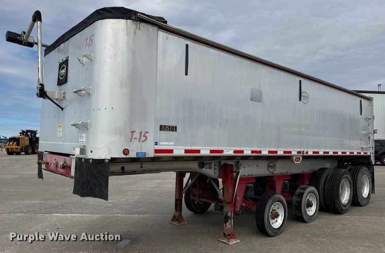 2010 Mac end dump trailer - DV4009
