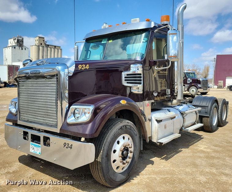 2014 Freightliner Coronado SD 122 semi truck - EA2384