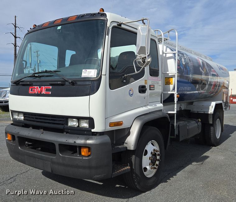 2002 GMC T-7500 fuel truck - EC4189