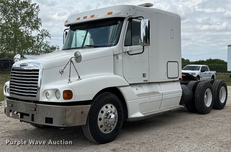 2005 Freightliner CST120 semi truck - ED5588