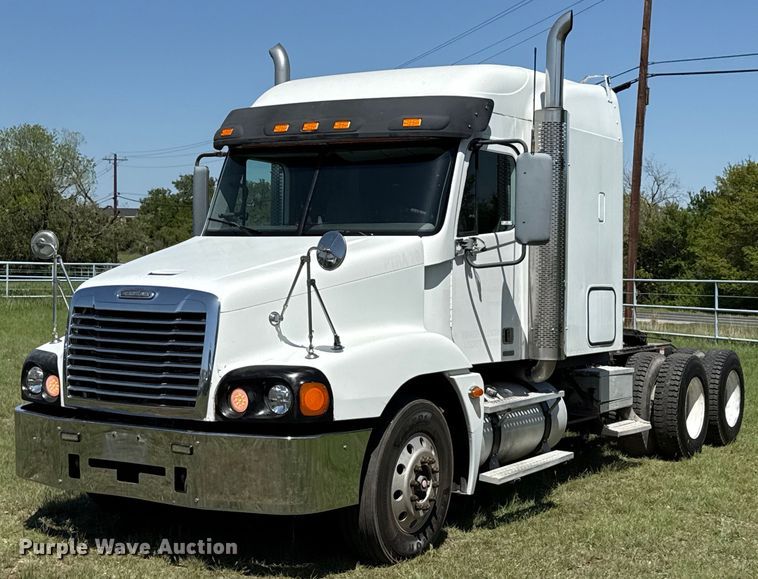 2005 Freightliner Century Class semi truck - EJ3638