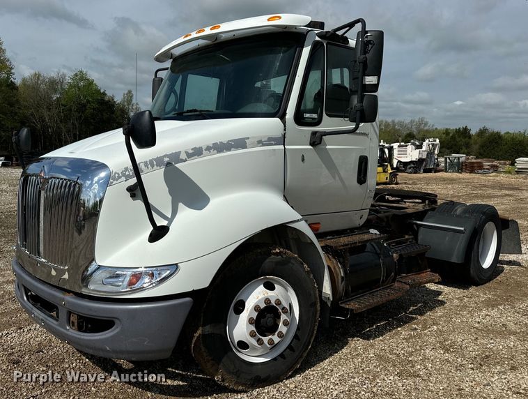 2007 International 8600 semi truck - EN4520