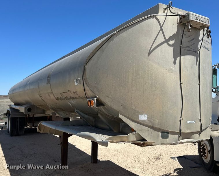 1963 Fruehauf F2 tank trailer - EQ4702
