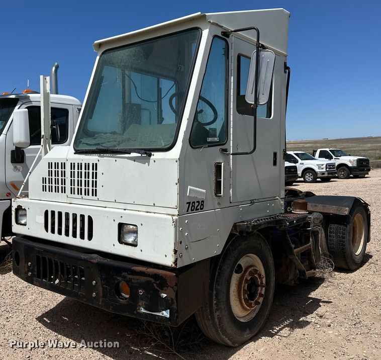 2004 Ottowa 30 yard truck - EQ4703