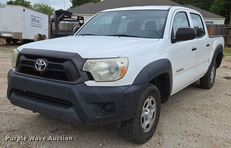 2014 Toyota Tacoma Double Cab pickup truck - DP6369