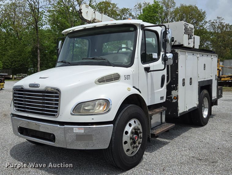 2007 Freightliner Business Class M2 utility / service truck - DP6374