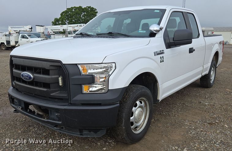 2016 Ford F150 XL SuperCab pickup truck - DP6410