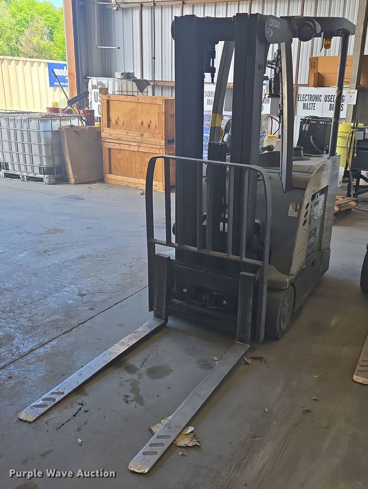 Crown RC5545-40 forklift - DW1931