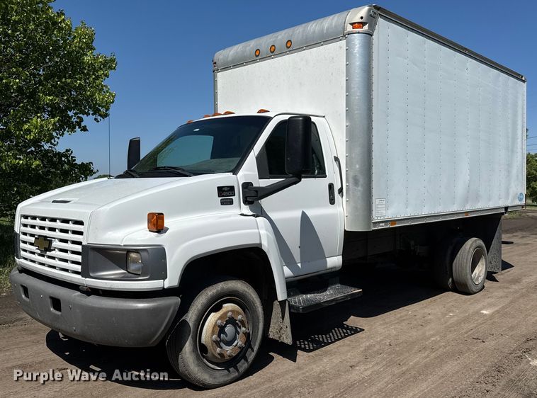 2003 Chevrolet C4500 box truck - DX8979