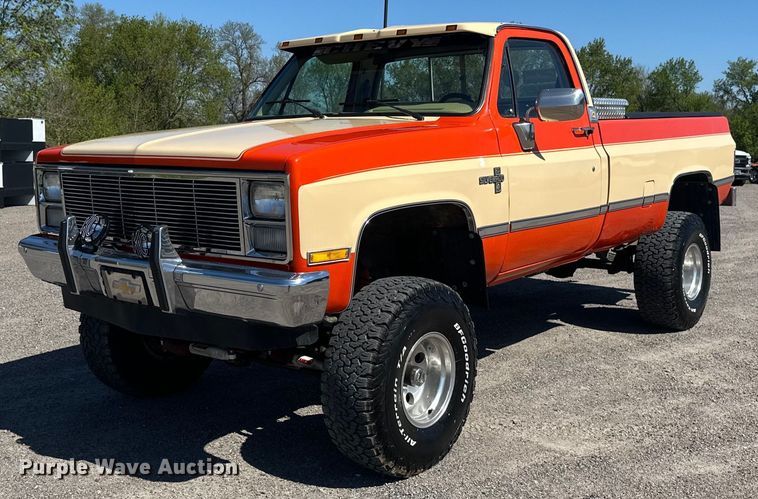 1984 Chevrolet K10 Silverado pickup truck - EB2514