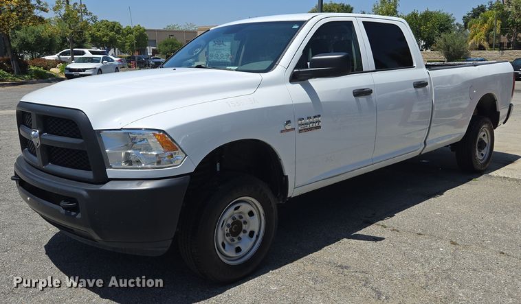 2015 Dodge Ram 2500 Crew Cab pickup truck - EC1020
