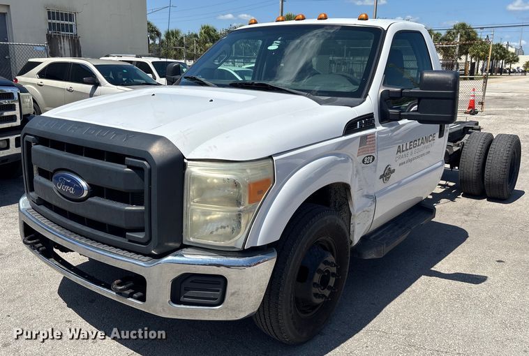 2012 Ford F350 Super Duty XL pickup truck cab and chassis - EC3594