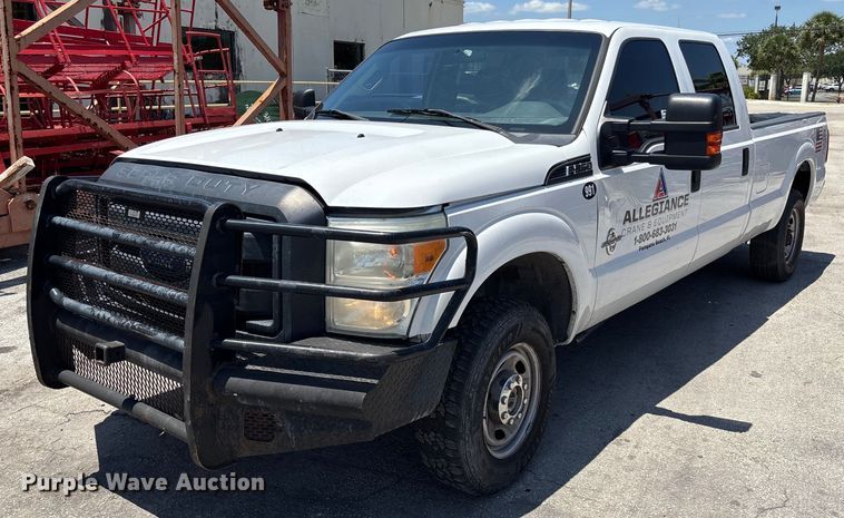 2014 Ford F250 Super Duty Crew Cab pickup truck - EC3595