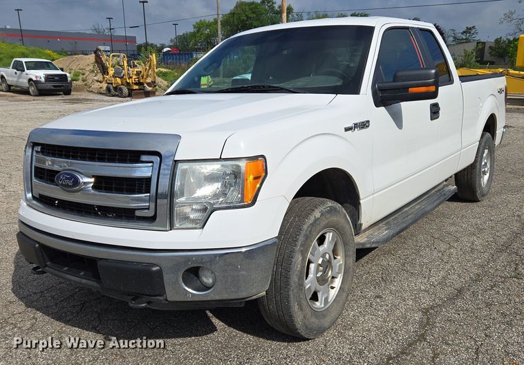 2014 Ford F150 XLT SuperCab pickup truck - EC4221