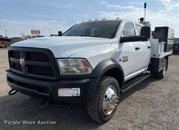 2016 Dodge Ram 4500HD Crew Cab flatbed truck - EG5696