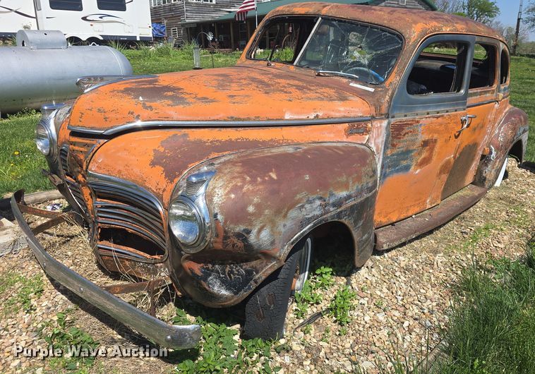 1941 Plymouth Deluxe P12 sedan - EK5211