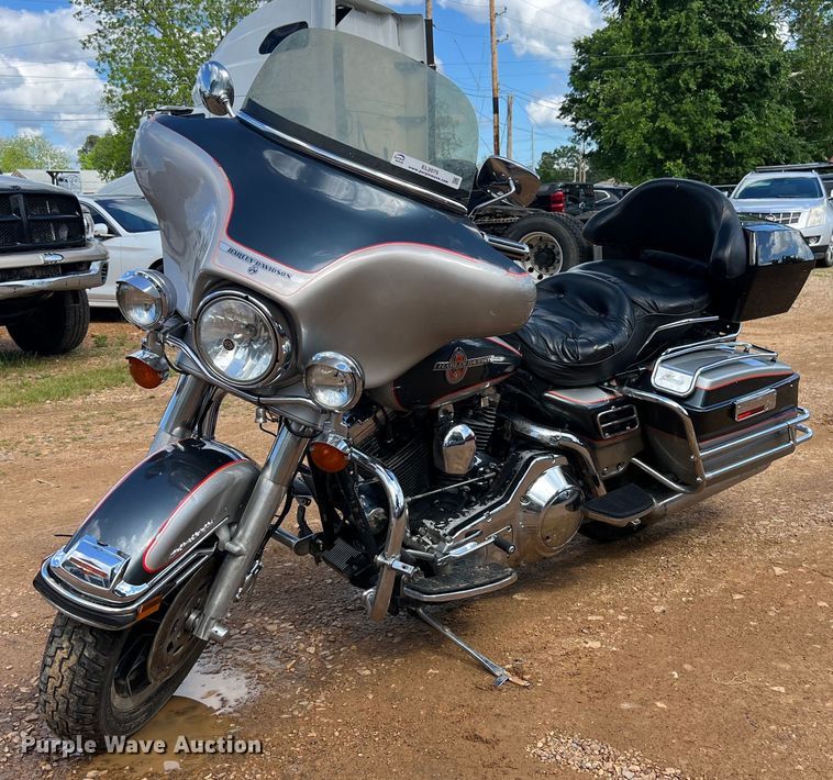 1993 Harley Davidson FLHTCU motorcycle - EL2075