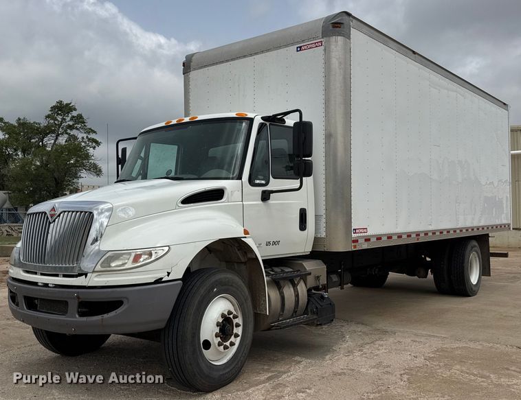 2017 International 4300 box truck - EQ1423