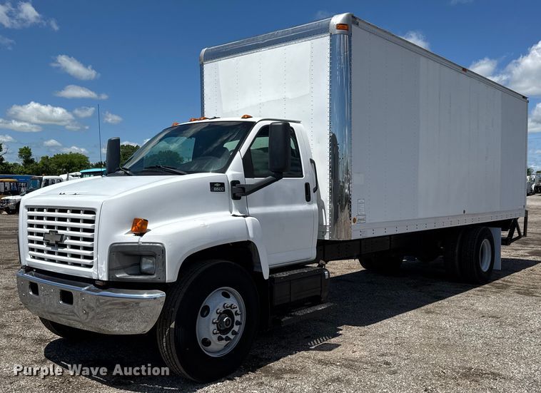 2003 Chevrolet C6500 box truck - EQ1462