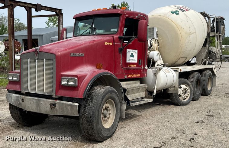 2006 Kenworth W900 ready mix truck - DO0966