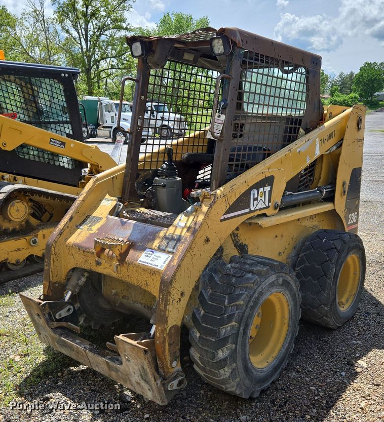 2004 Caterpillar 236 skid steer loader - DP6372