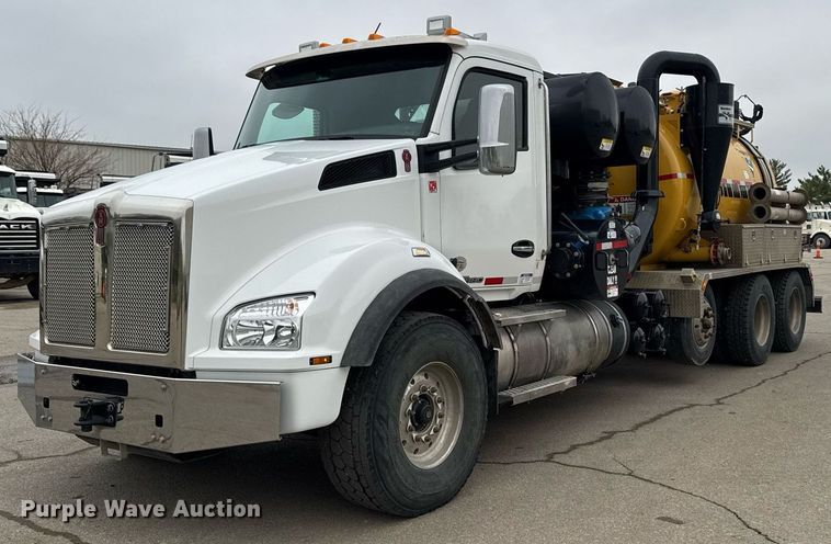 2021 Kenworth T880 hydrovac truck - DT0713
