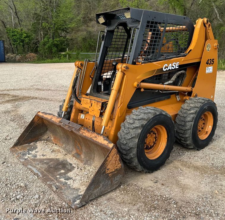 2005 Case 435 skid steer loader - DV1966