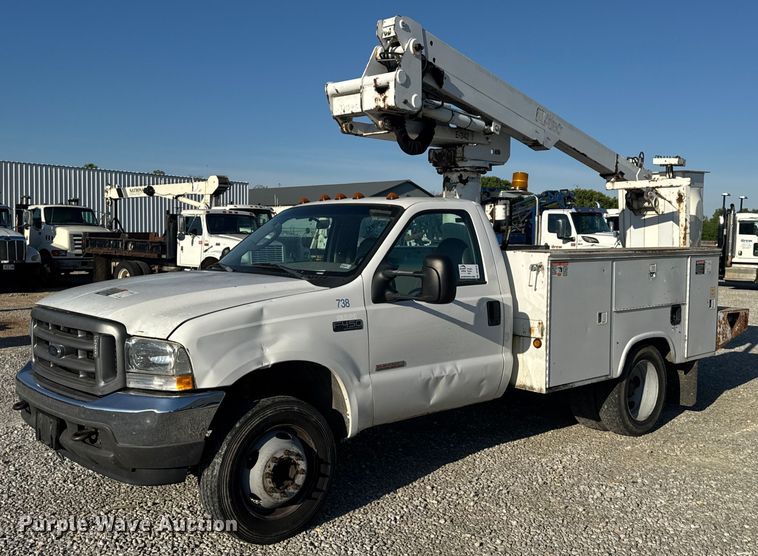 2004 Ford F450 Super Duty XL bucket truck - DV4015