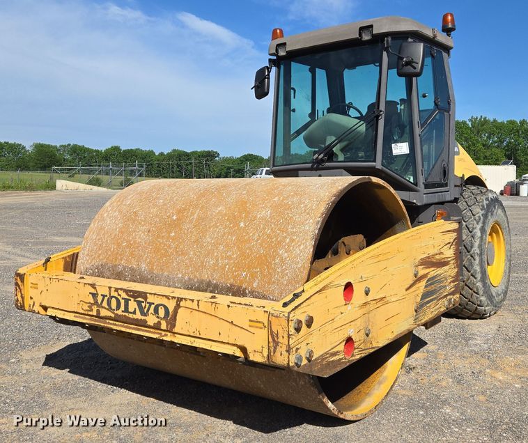 2015 Volvo SD160 single drum vibratory roller - DW7004