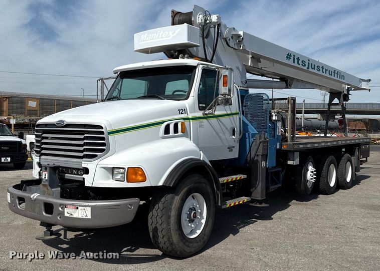 2007 Sterling L9500 crane truck - DZ4022