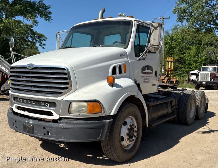 2003 Sterling A9500 semi truck - DZ4079