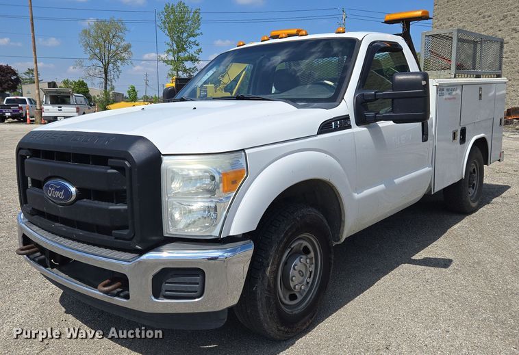 2013 Ford F250 Super Duty XL utility bed pickup truck - EC4233