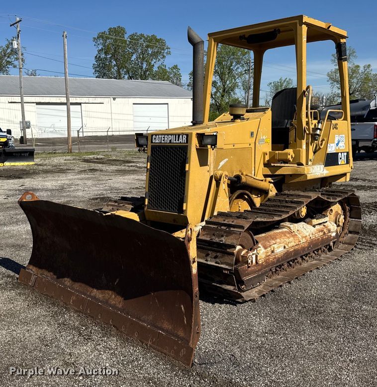 1990 Caterpillar D4C dozer - EF1979