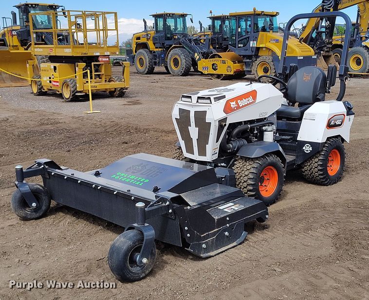 2023 Bobcat AT450 lawn tractor - EH0300