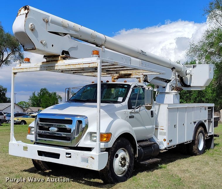 2008 Ford F750 Super Duty bucket truck - EH0313