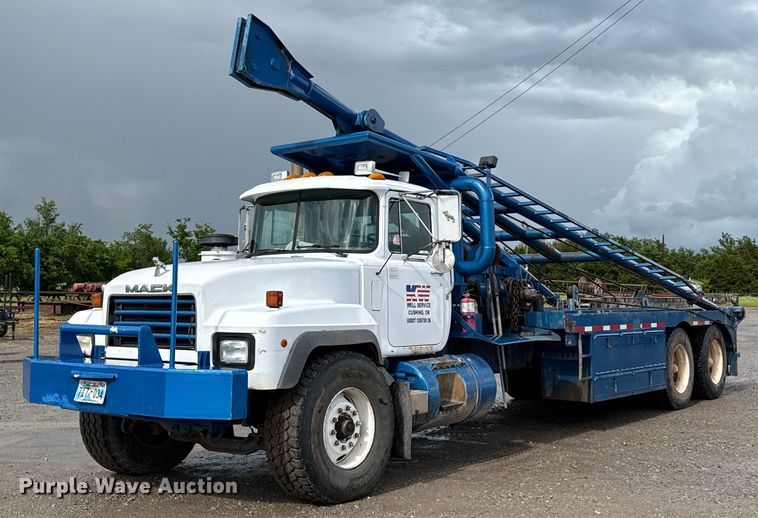 2004 Mack RD690SX winch truck - EJ8766