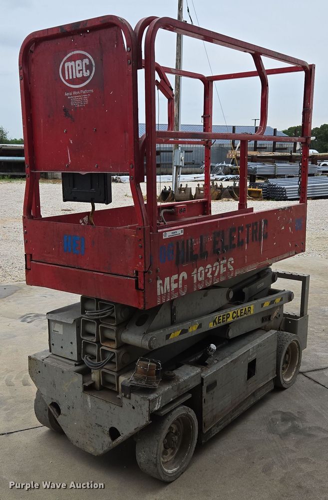 2000 MEC  1932ES scissor lift - EN3678