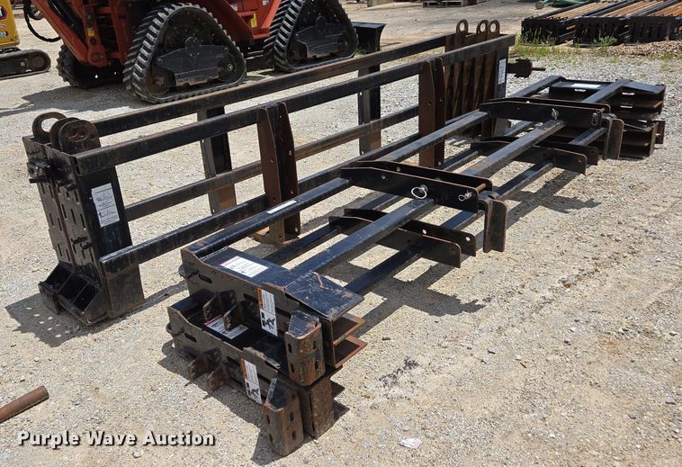 (2) Vermeer drill stem racks - EN3740