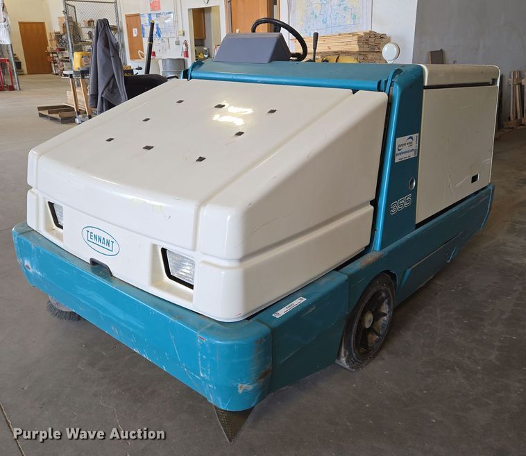 Tennant 355 sweeper - EN8963