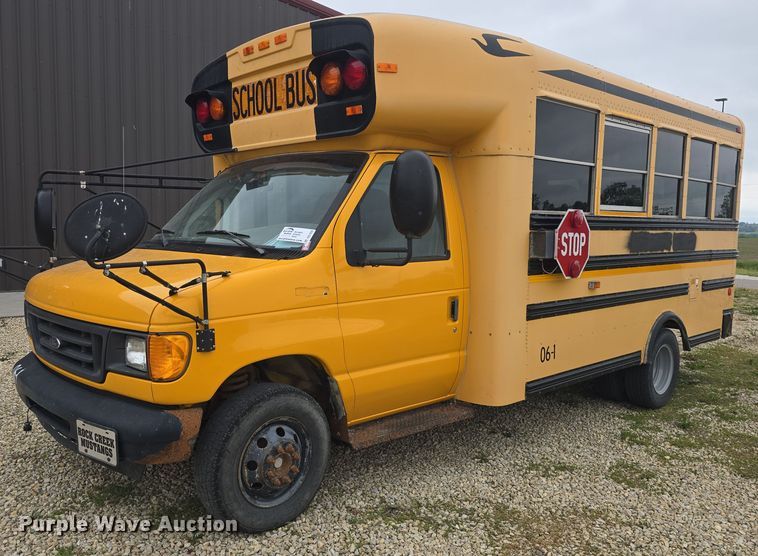 2006 Ford E450 Super Duty school bus - DO7938