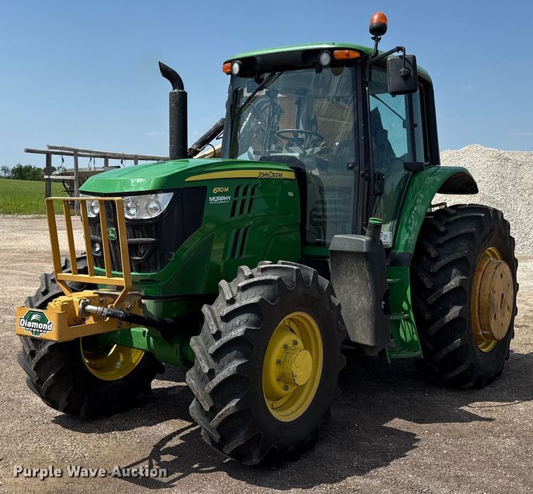 2016 John Deere 6110M MFWD tractor - DS4288