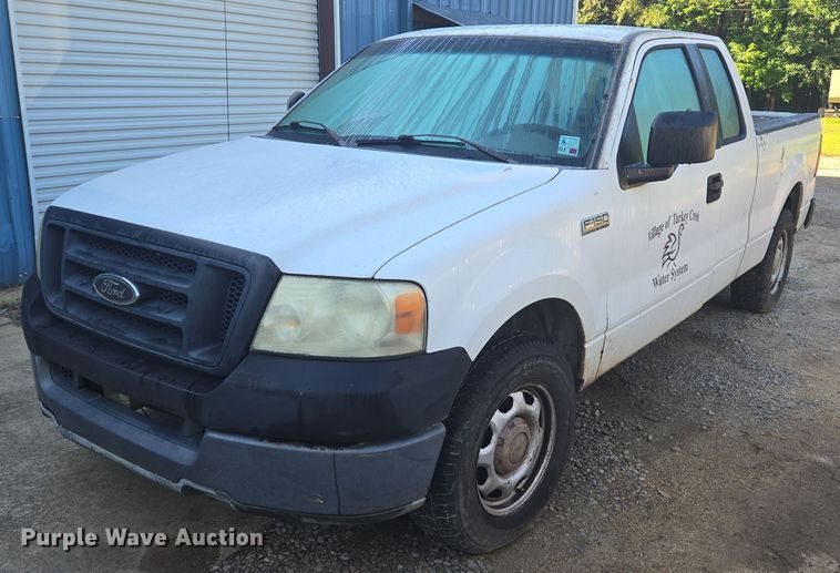 2005 Ford F150 XL SuperCab pickup truck - DT4861