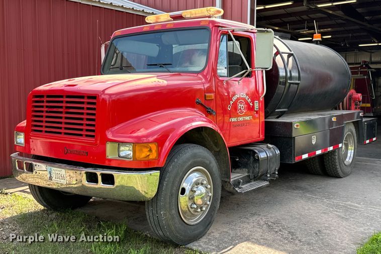 1997 International 4700 water truck - DU9017